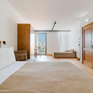 Glass House - Smart & Parking **** Lecce